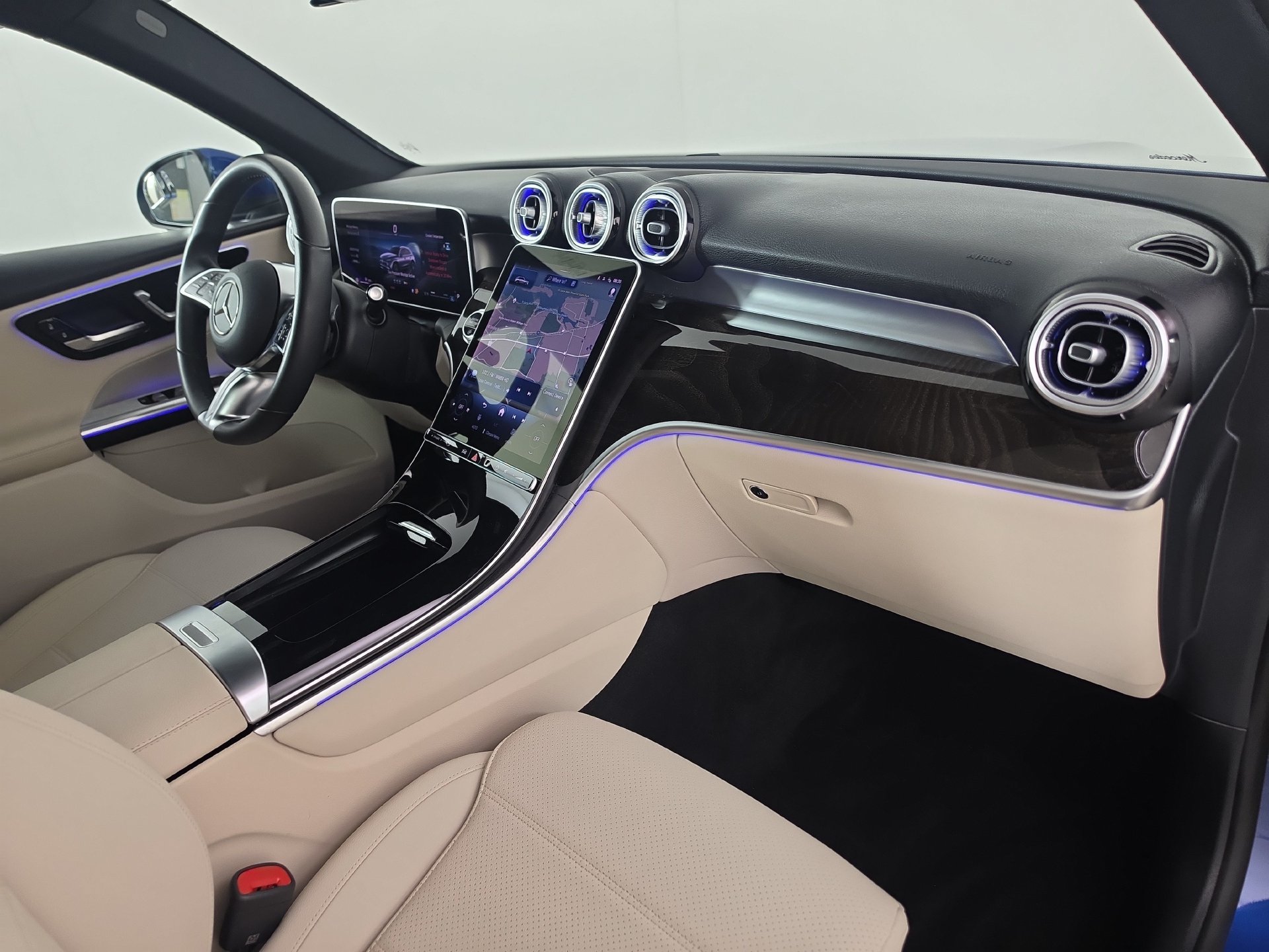Used 2025 Mercedes-Benz GLC 300 image 41