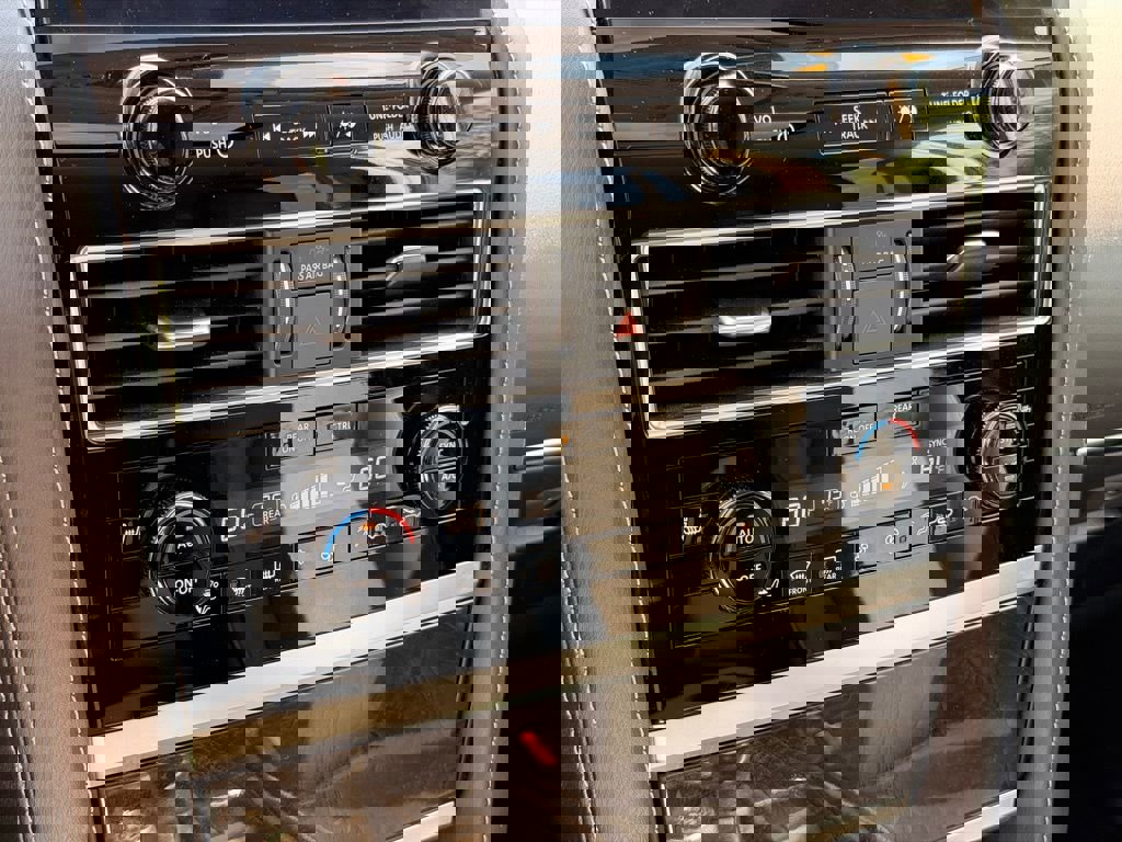 Used 2024 INFINITI QX80 Luxe image 40