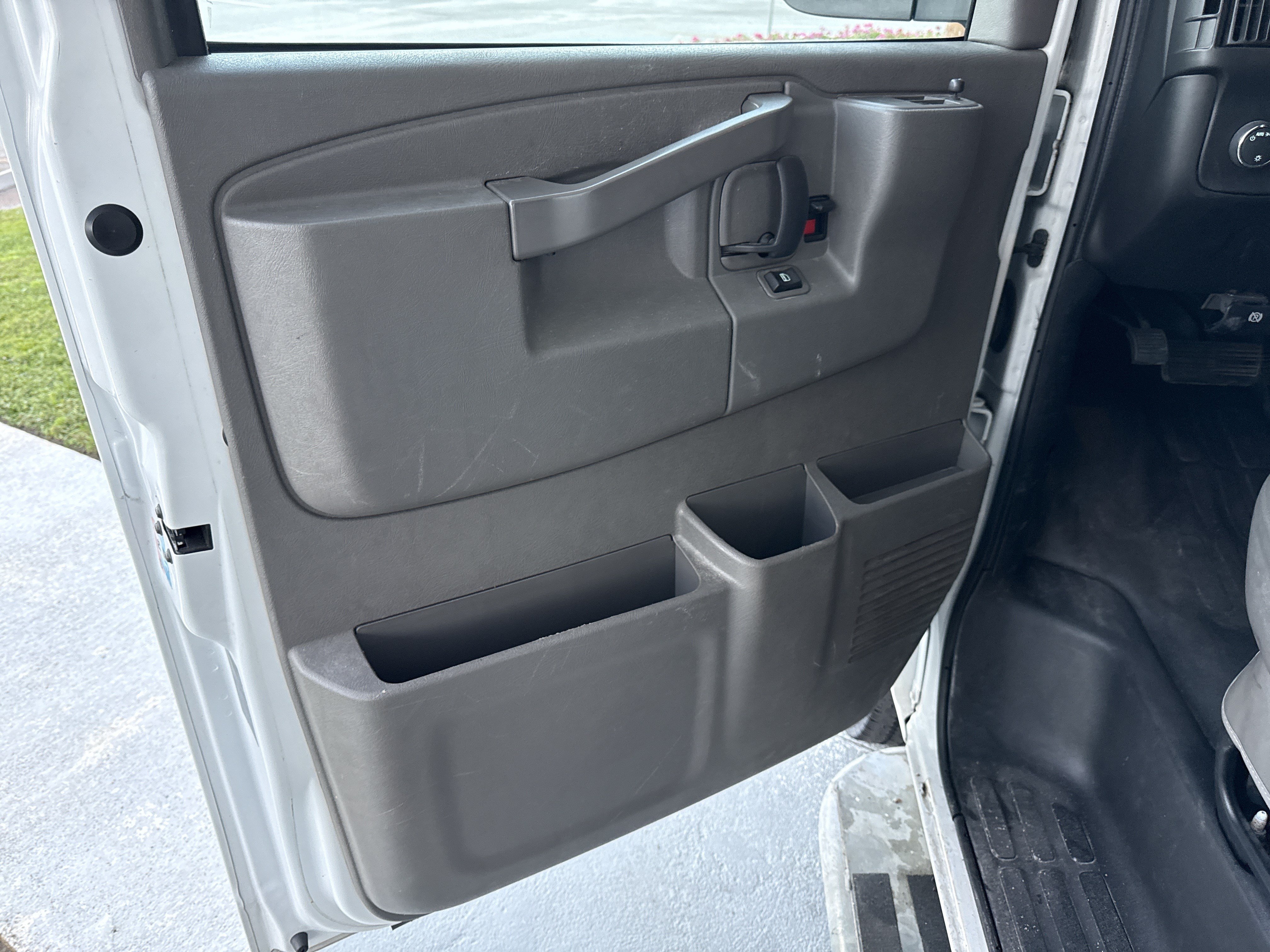 Used 2022 GMC Savana 2500 w/ Driver Convenience Package RWD image 13
