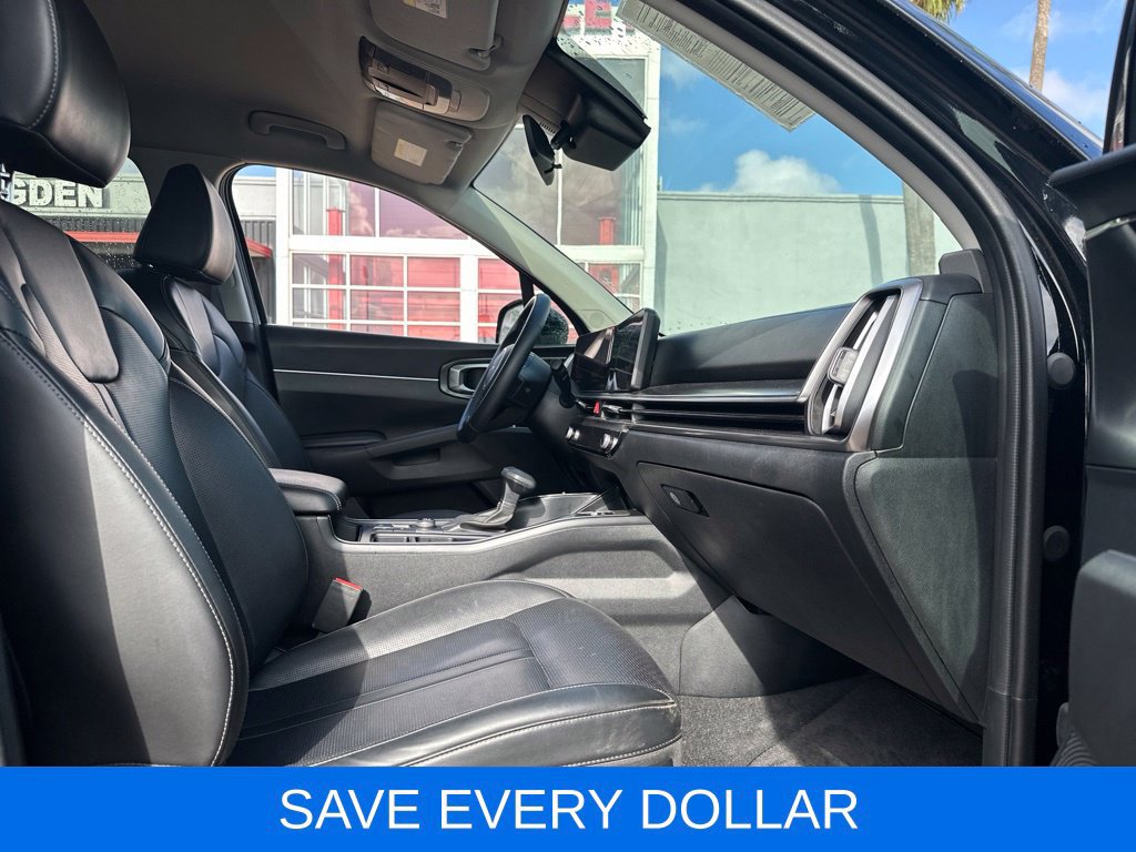 Used 2025 Kia Sorento S FWD image 17