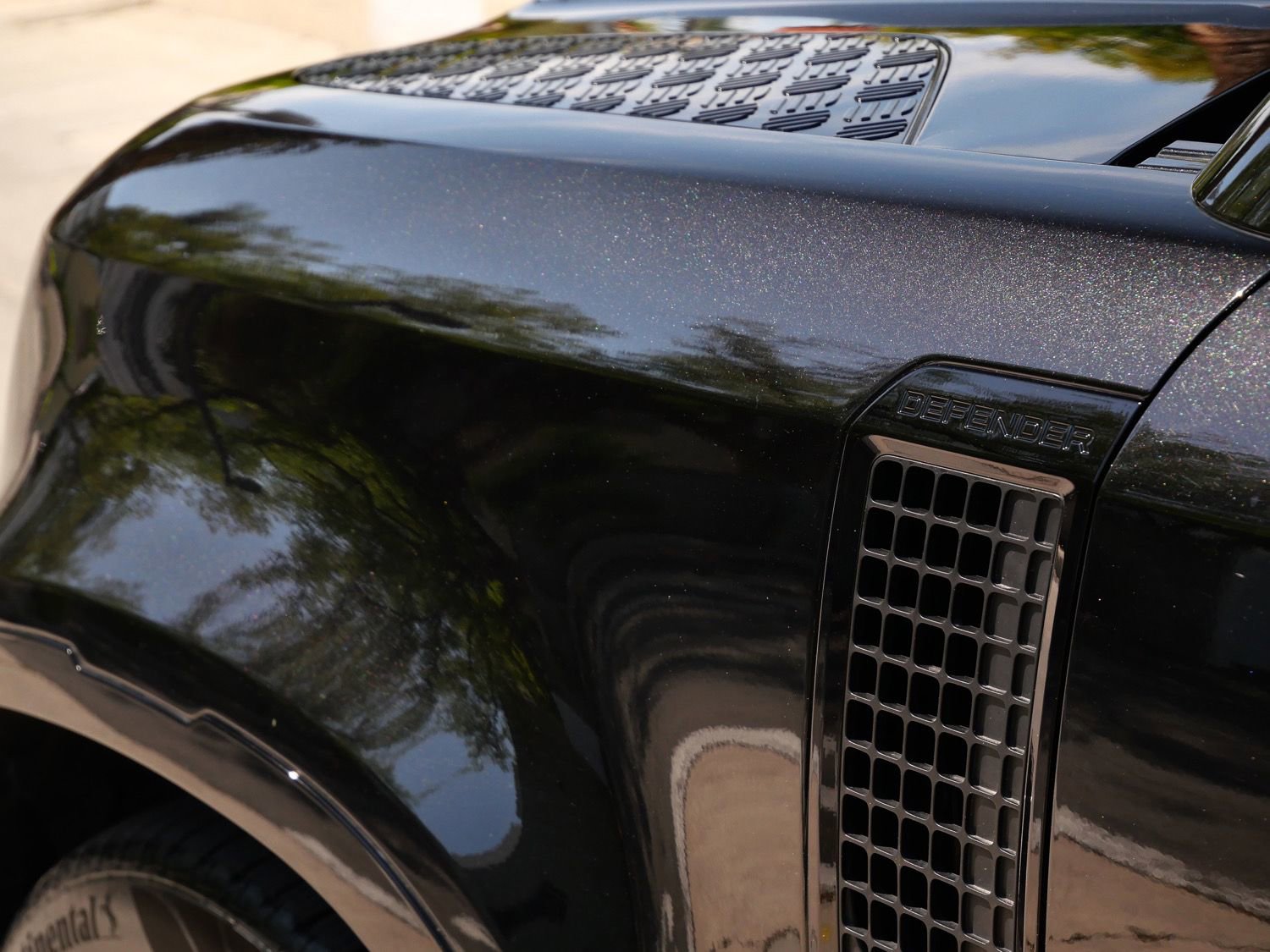 Used 2024 Land Rover Defender 110 V8 image 5