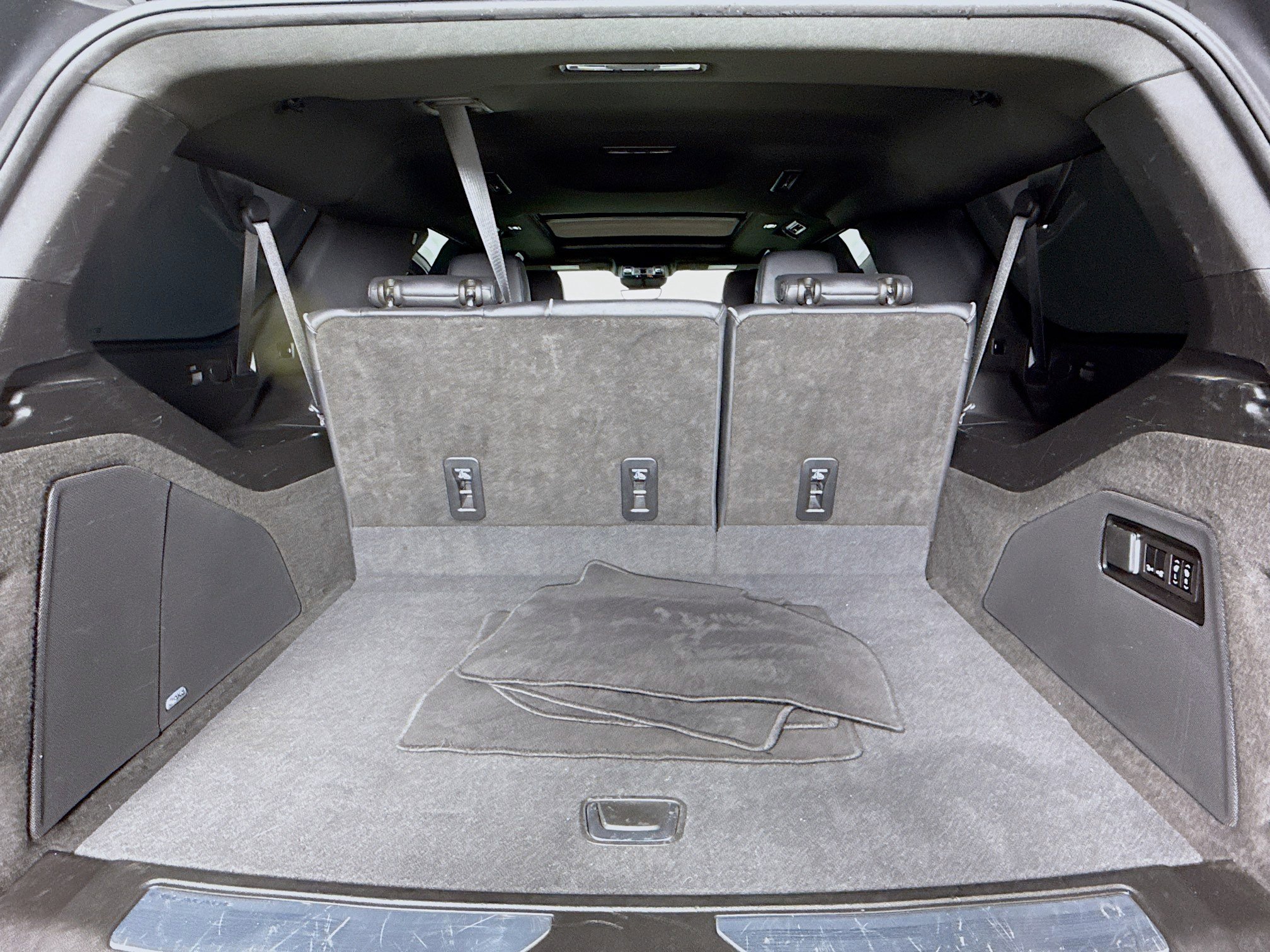 Used 2023 Cadillac Escalade ESV Sport image 28