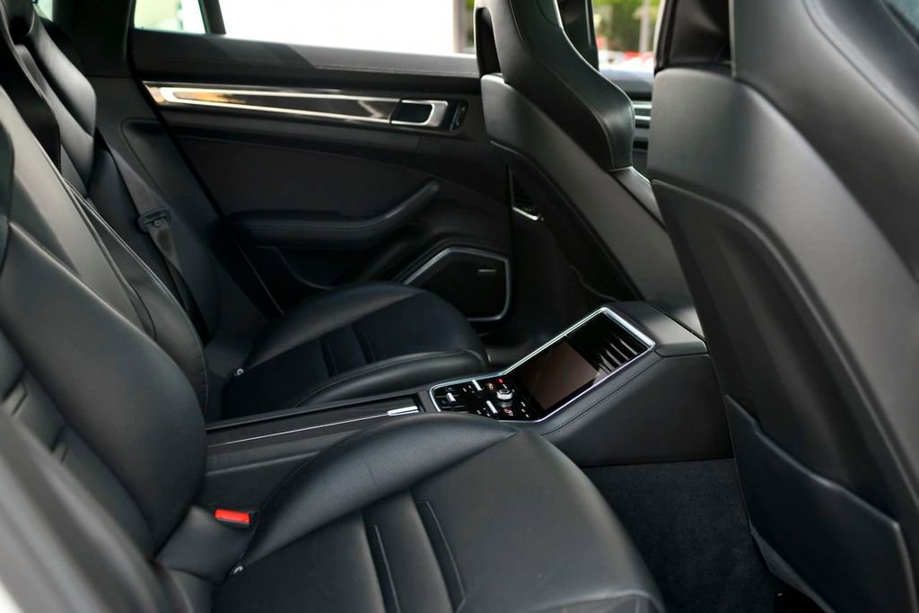 Used 2018 Porsche Panamera Turbo S image 39