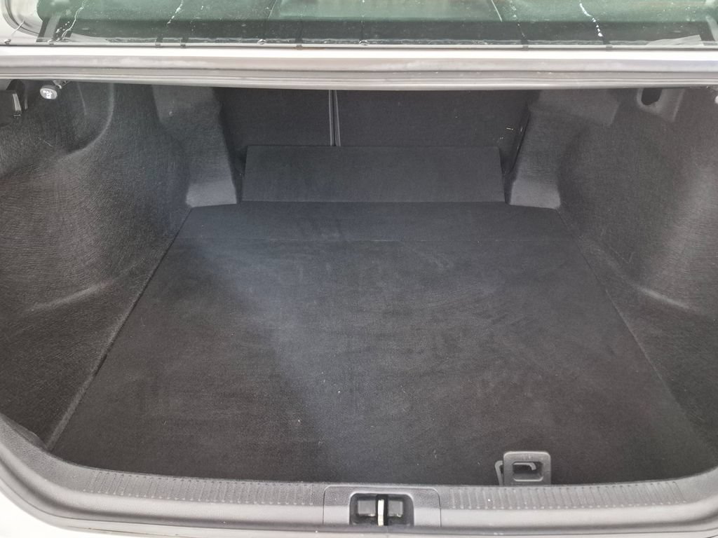 Used 2019 Toyota Camry LE w/ Convenience Package FWD image 25