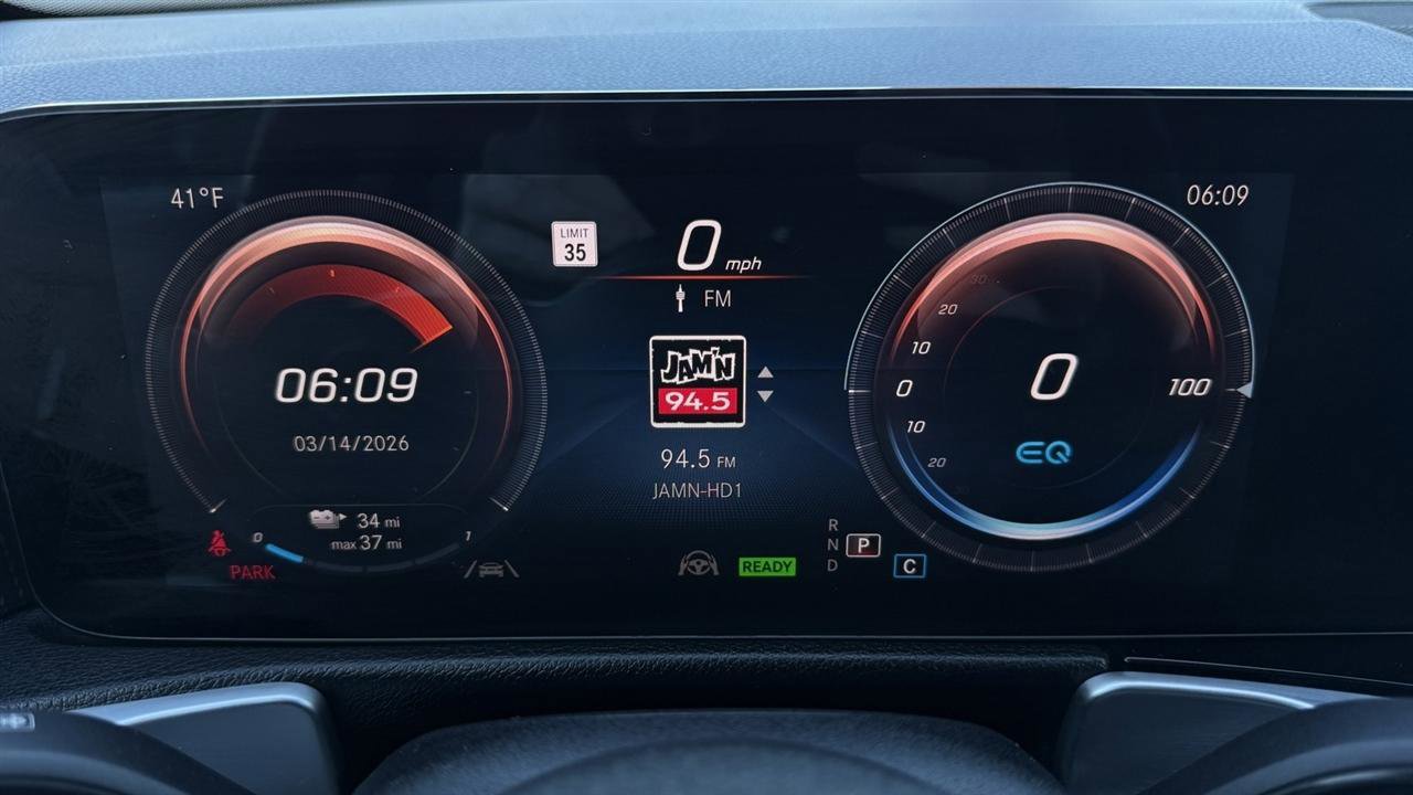 Used 2022 Mercedes-Benz EQB 300 4MATIC image 40