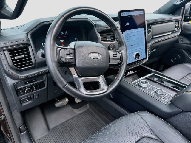 Used 2023 Ford Expedition Platinum AWD/4WD image 10