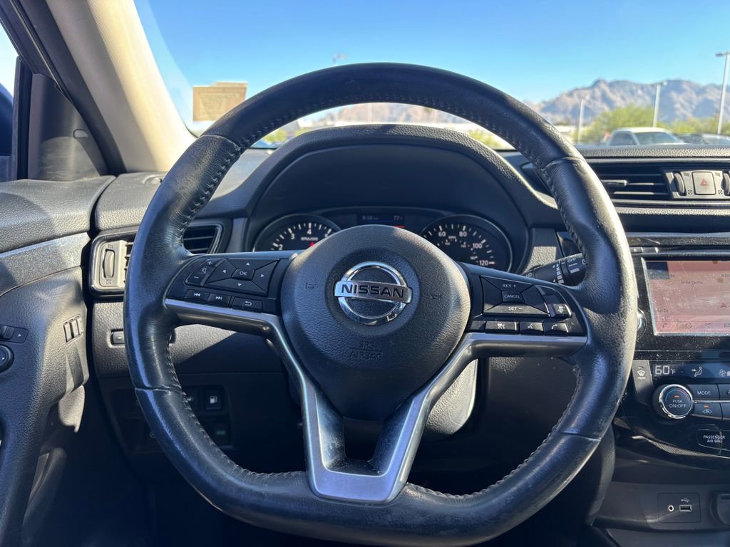 Used 2018 Nissan Rogue SV w/ Premium Package image 7