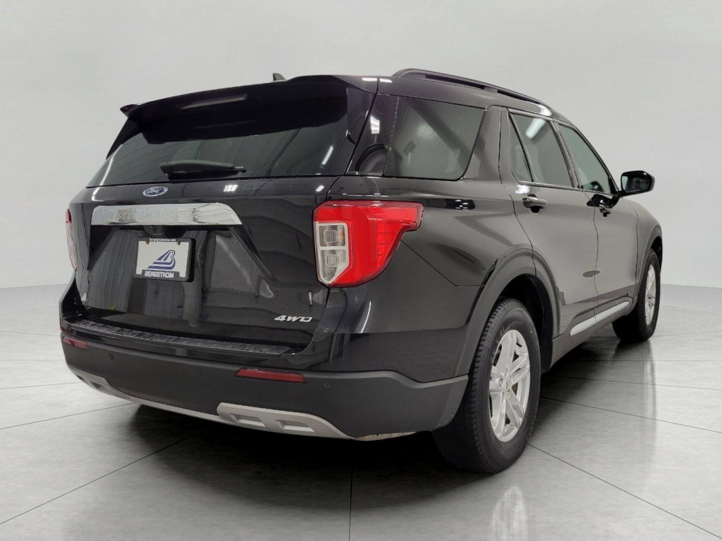 Used 2023 Ford Explorer XLT w/ Equipment Group 202A image 19