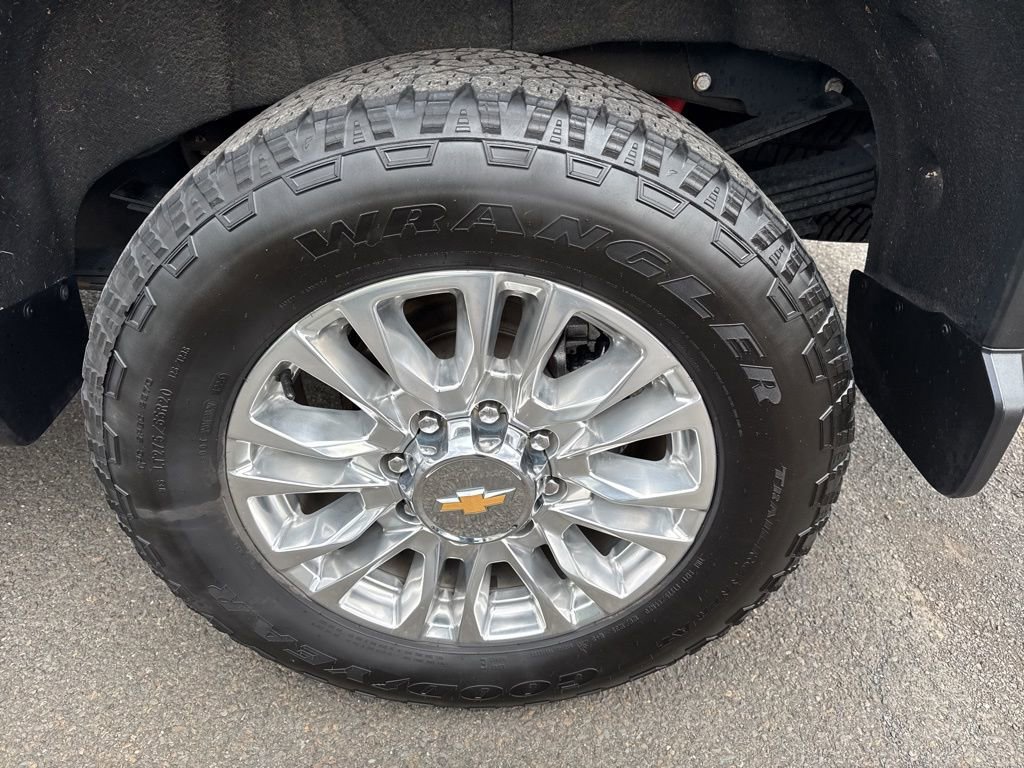 Used 2021 Chevrolet Silverado 3500 High Country w/ Z71 Off-Road Package image 8