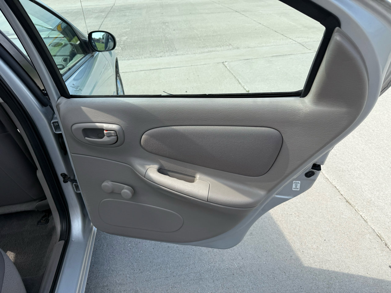 Used 2005 Dodge Neon SXT image 21