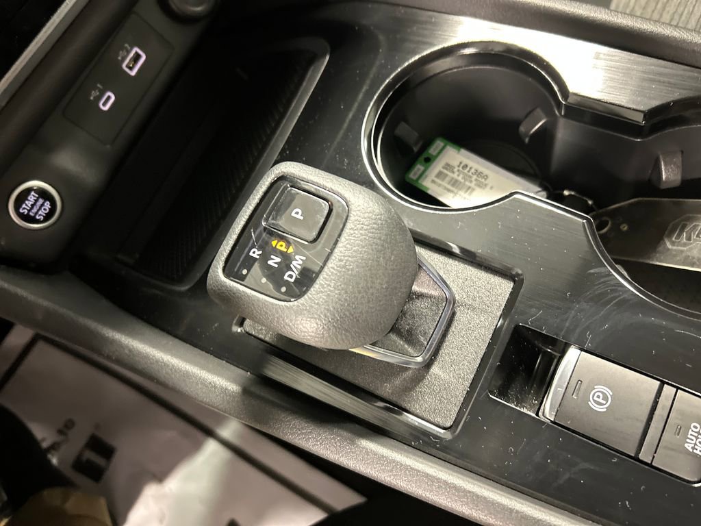 Used 2022 Nissan Rogue S image 18