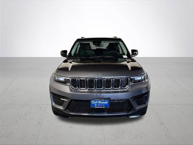 Certified 2023 Jeep Grand Cherokee Laredo X AWD/4WD image 3