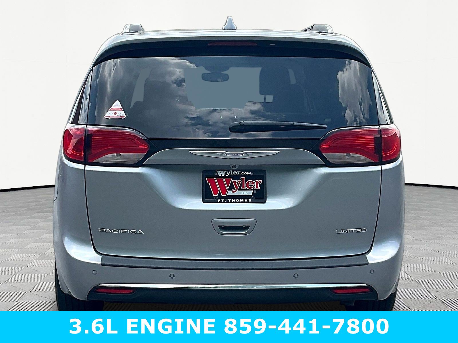 Used 2020 Chrysler Pacifica Limited FWD image 5
