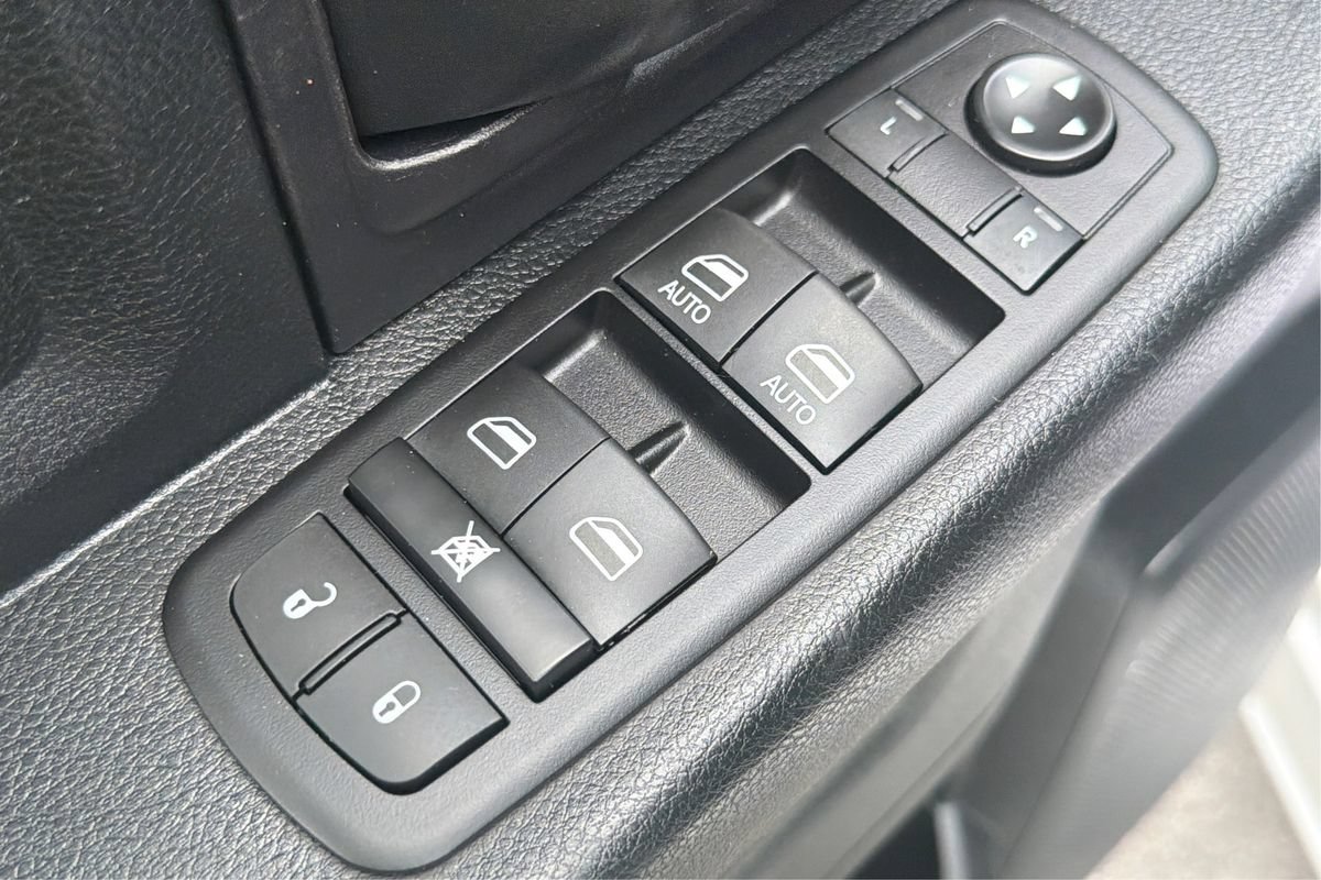 Used 2018 RAM 1500 Express w/ Express Value Package AWD/4WD image 32