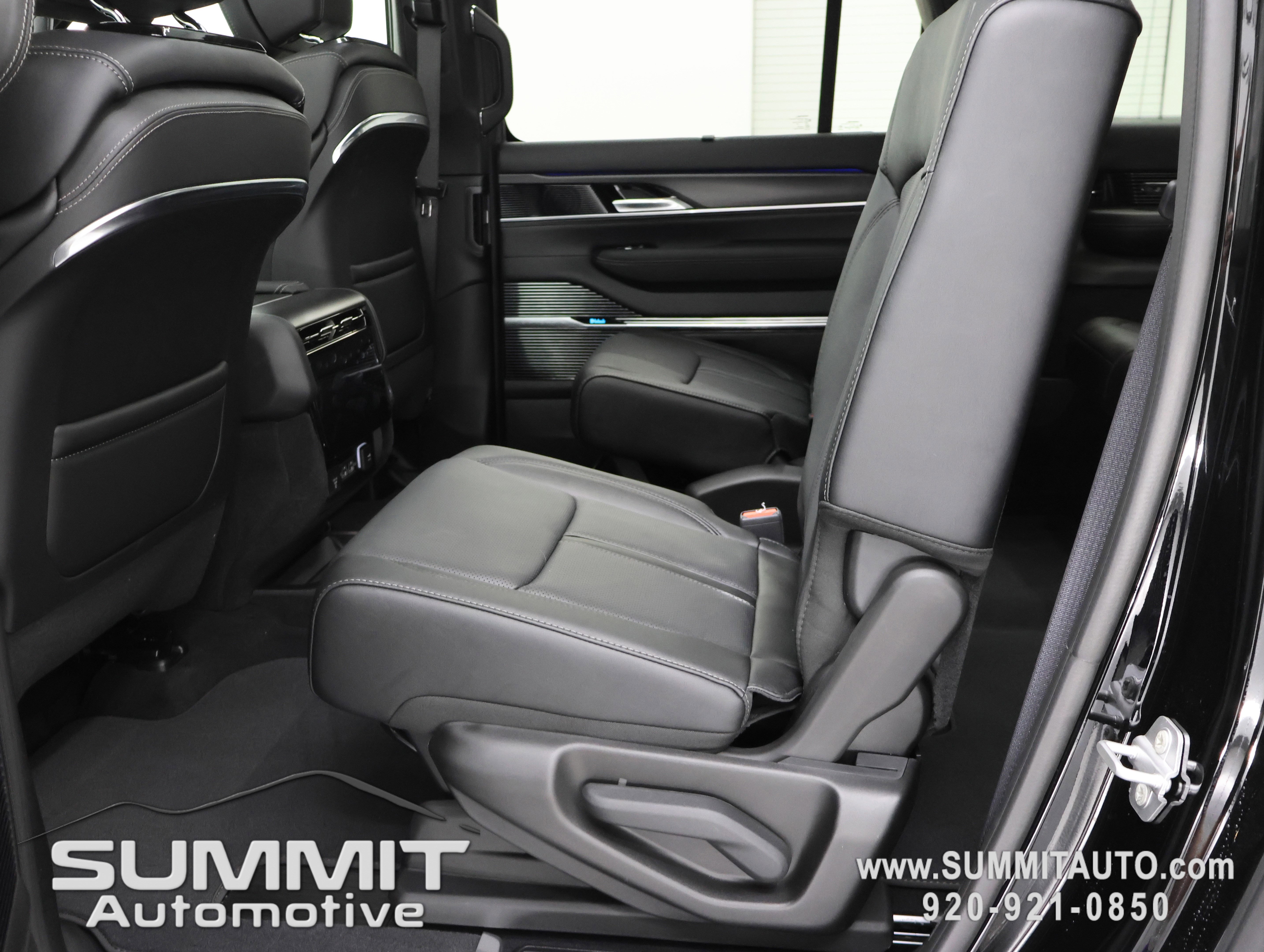 New 2026 Jeep Grand Wagoneer L Summit AWD/4WD image 40