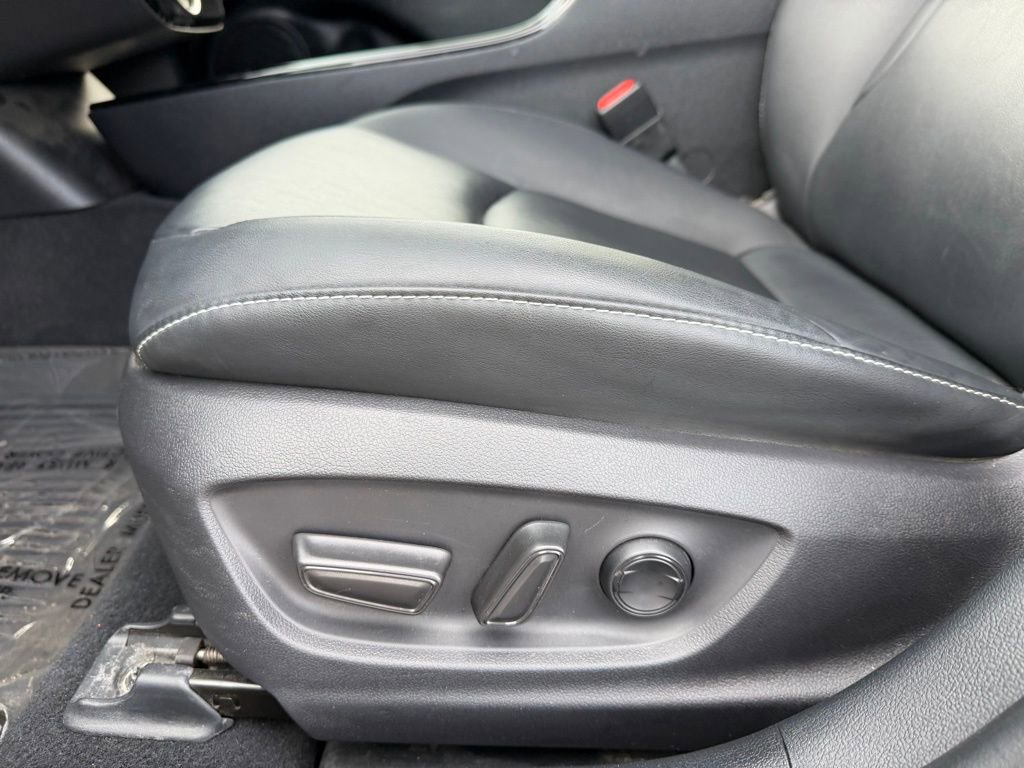 Used 2021 Toyota Prius Prime Limited image 17