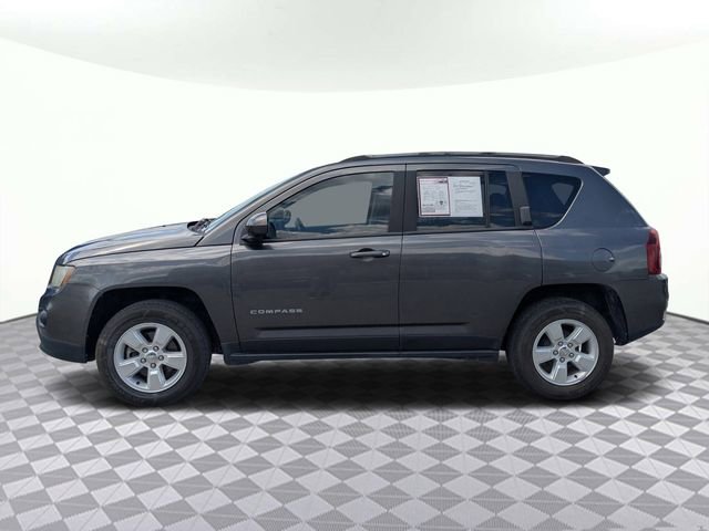 Used 2016 Jeep Compass Latitude FWD image 4