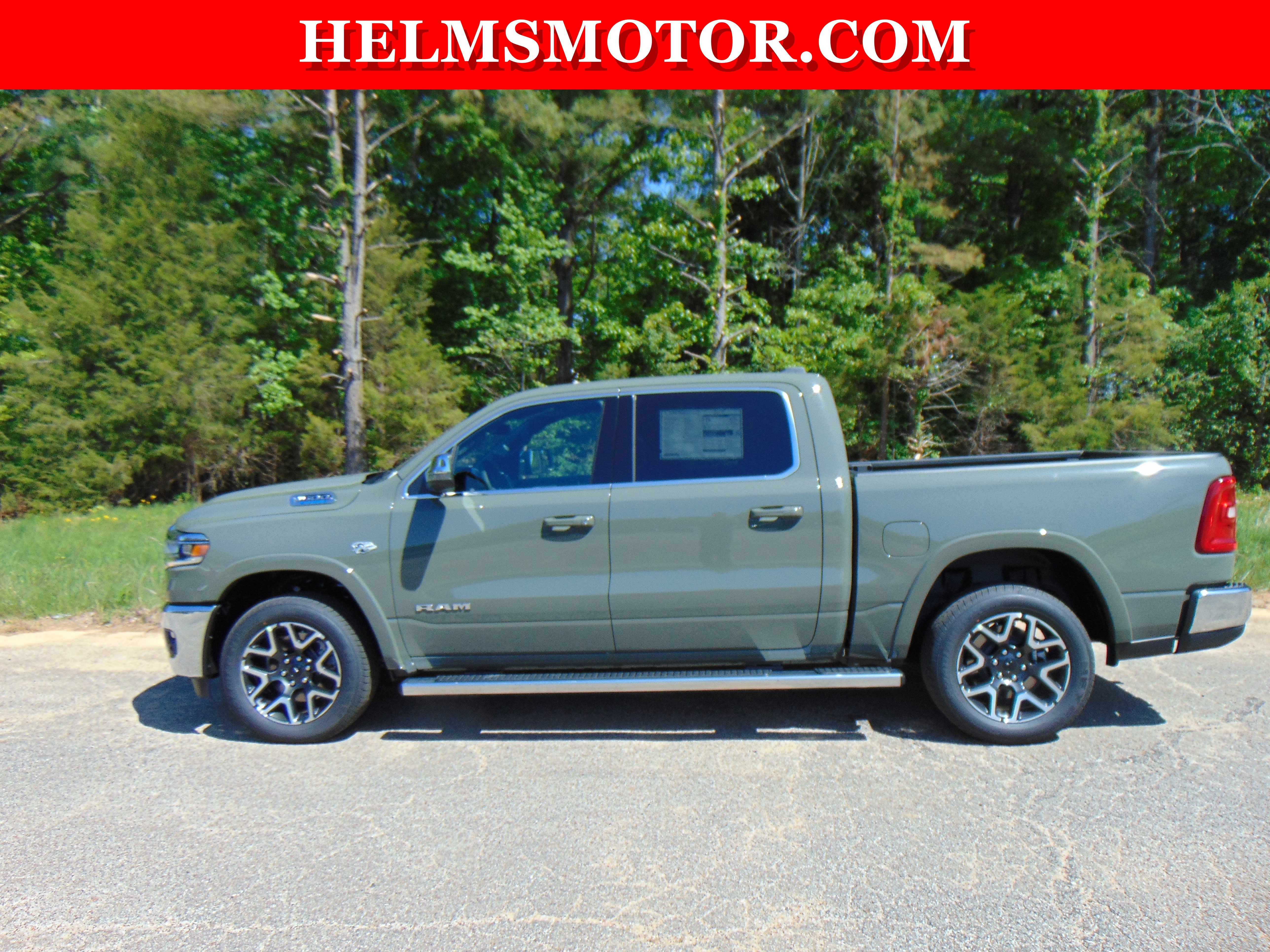 New 2026 RAM 1500 Laramie AWD/4WD image 3