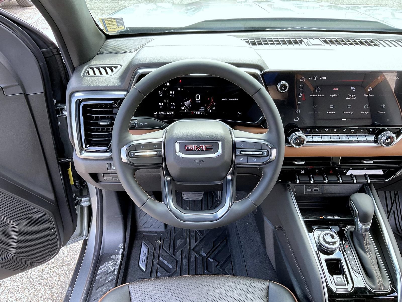 New 2026 GMC Canyon AT4 w/ AT4 Premium Package AWD/4WD image 11
