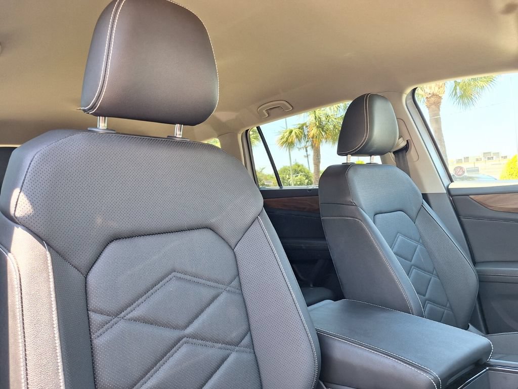 Used 2025 Volkswagen Atlas SE FWD image 27