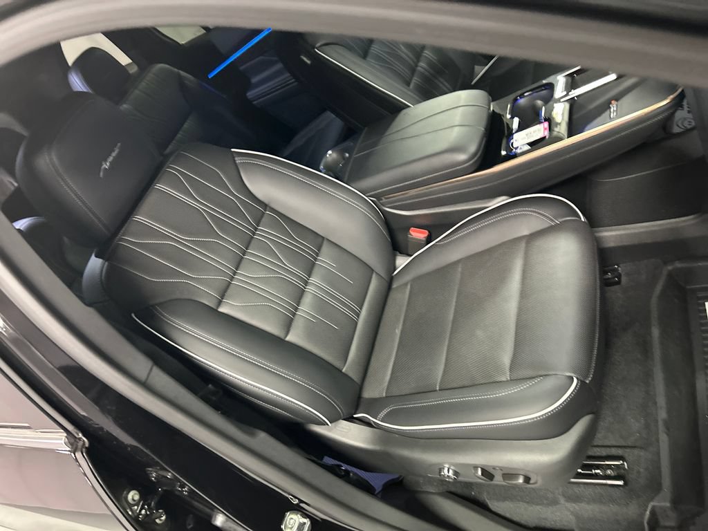 Used 2026 Buick Enclave Avenir w/ Super Cruise Package FWD image 26