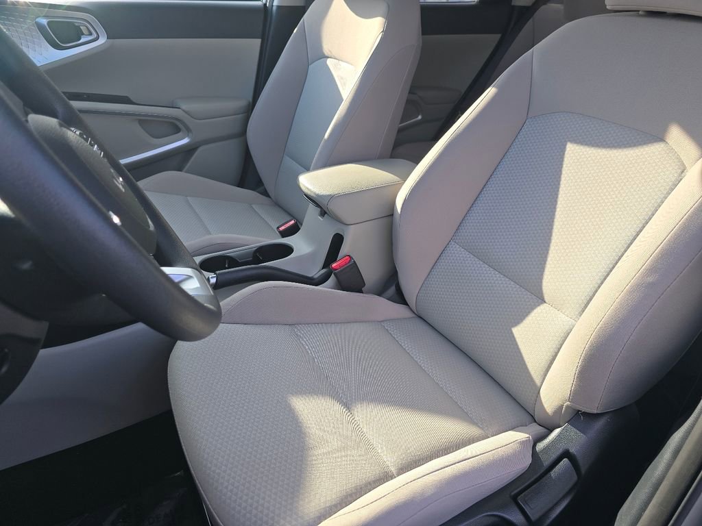 Used 2023 Kia Soul LX w/ LX Technology Package image 20
