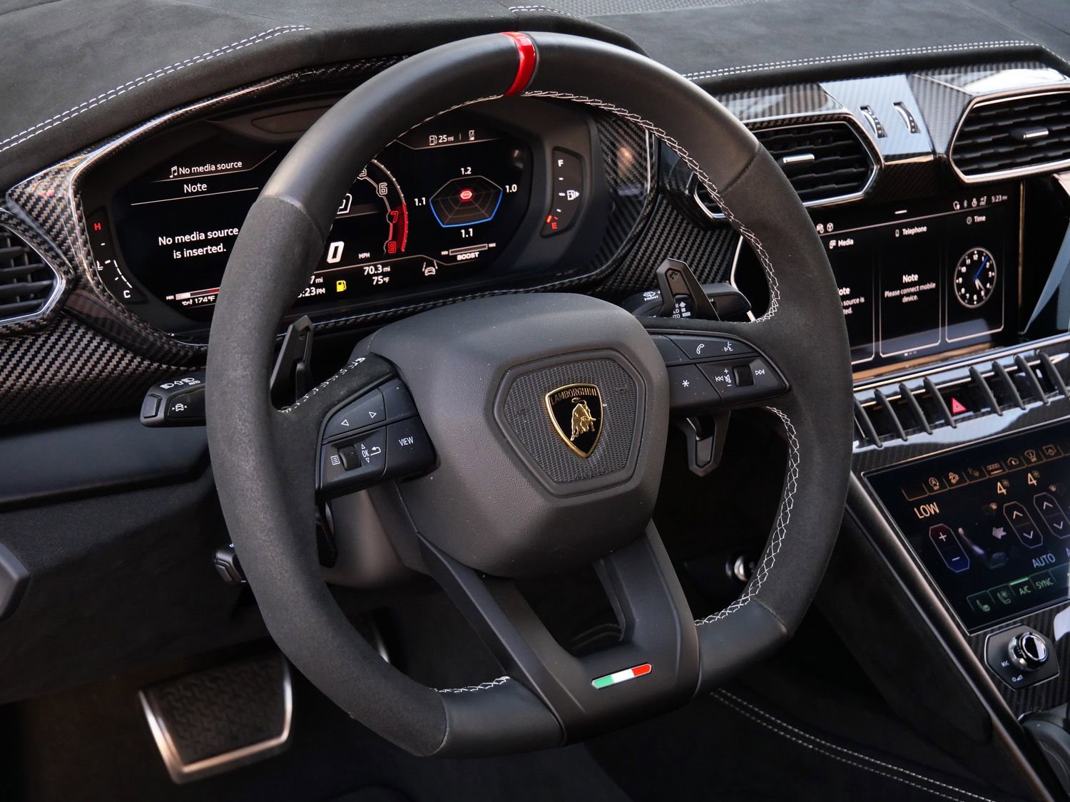 Used 2024 Lamborghini Urus Performante image 28