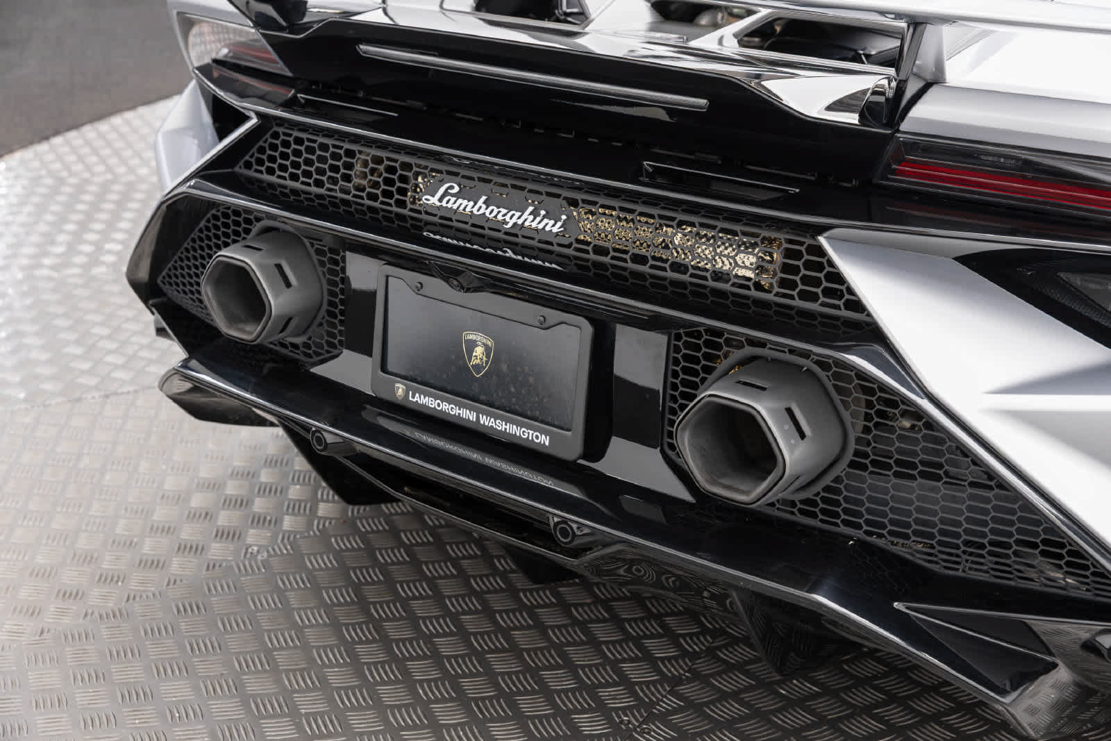 Used 2023 Lamborghini Huracan Tecnica RWD image 55