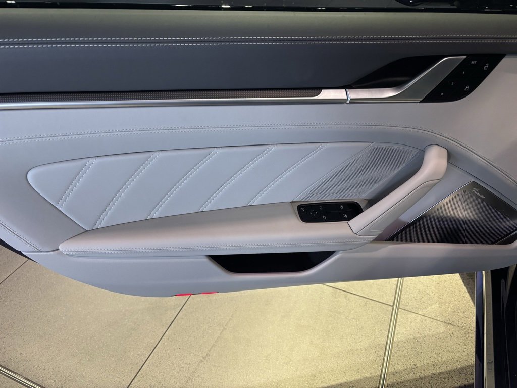 Certified 2025 Porsche 911 Turbo S image 7