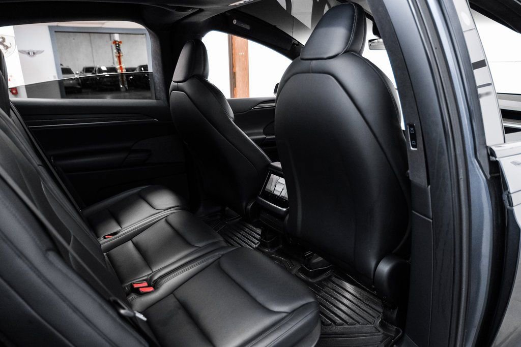 Used 2022 Tesla Model X image 38