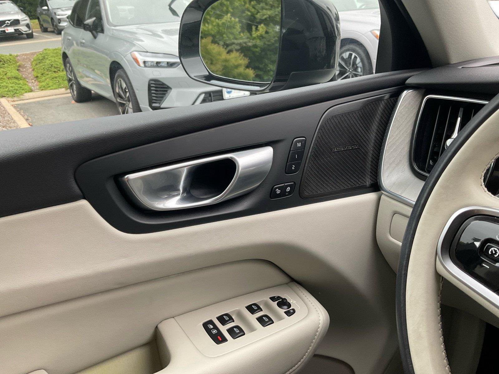 Certified 2024 Volvo XC60 B5 Plus w/ Climate Package AWD/4WD image 18