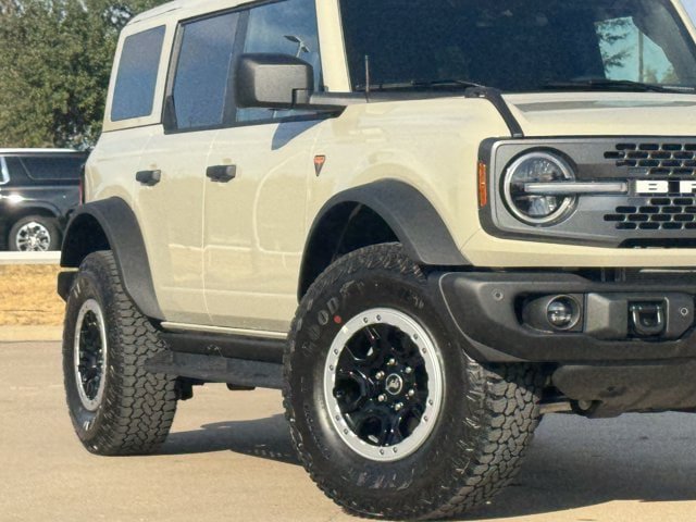 Used 2026 Ford Bronco Badlands AWD/4WD image 3