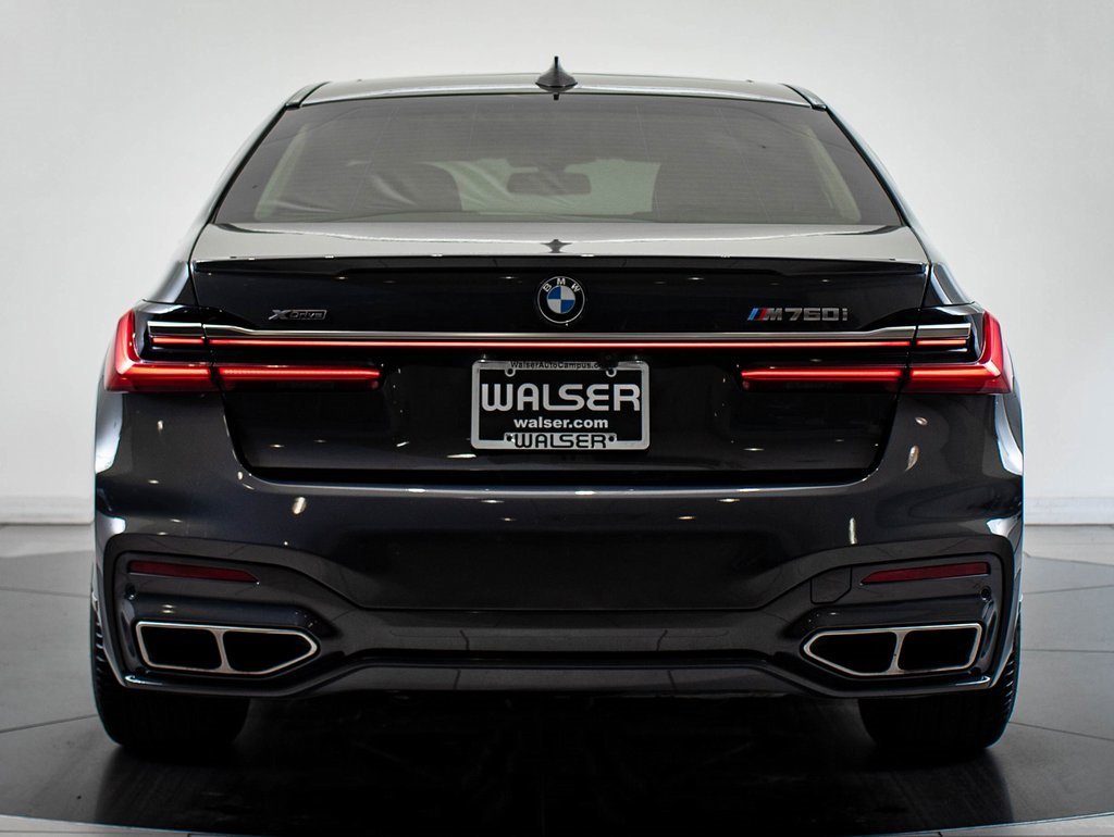 Used 2022 BMW M760i xDrive w/ Luxury Rear Seating Package image 10