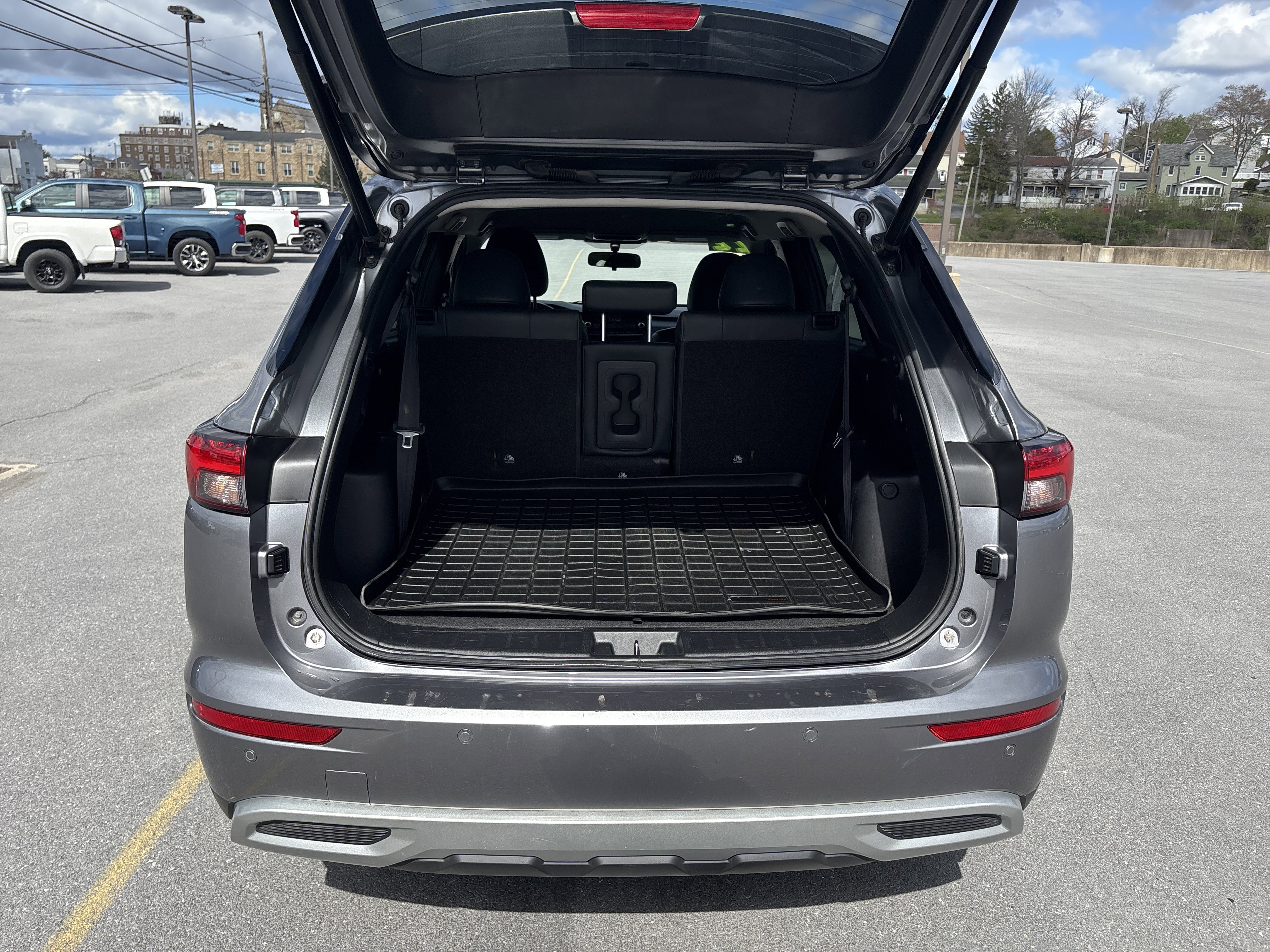 Used 2022 Mitsubishi Outlander SE image 5