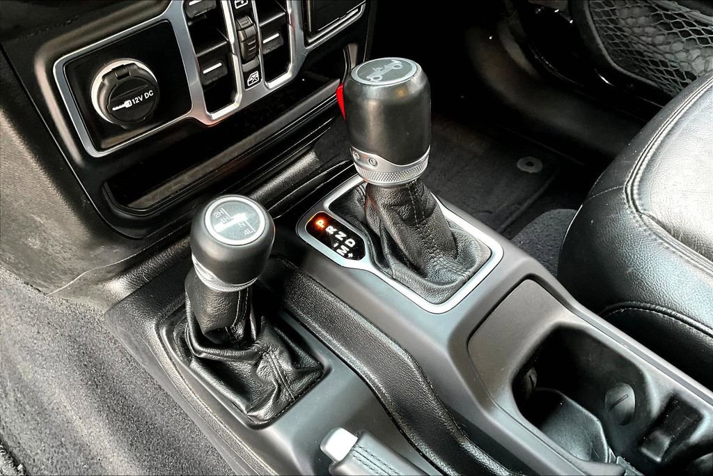 Used 2019 Jeep Wrangler Unlimited Sahara w/ Dual Top Group image 18