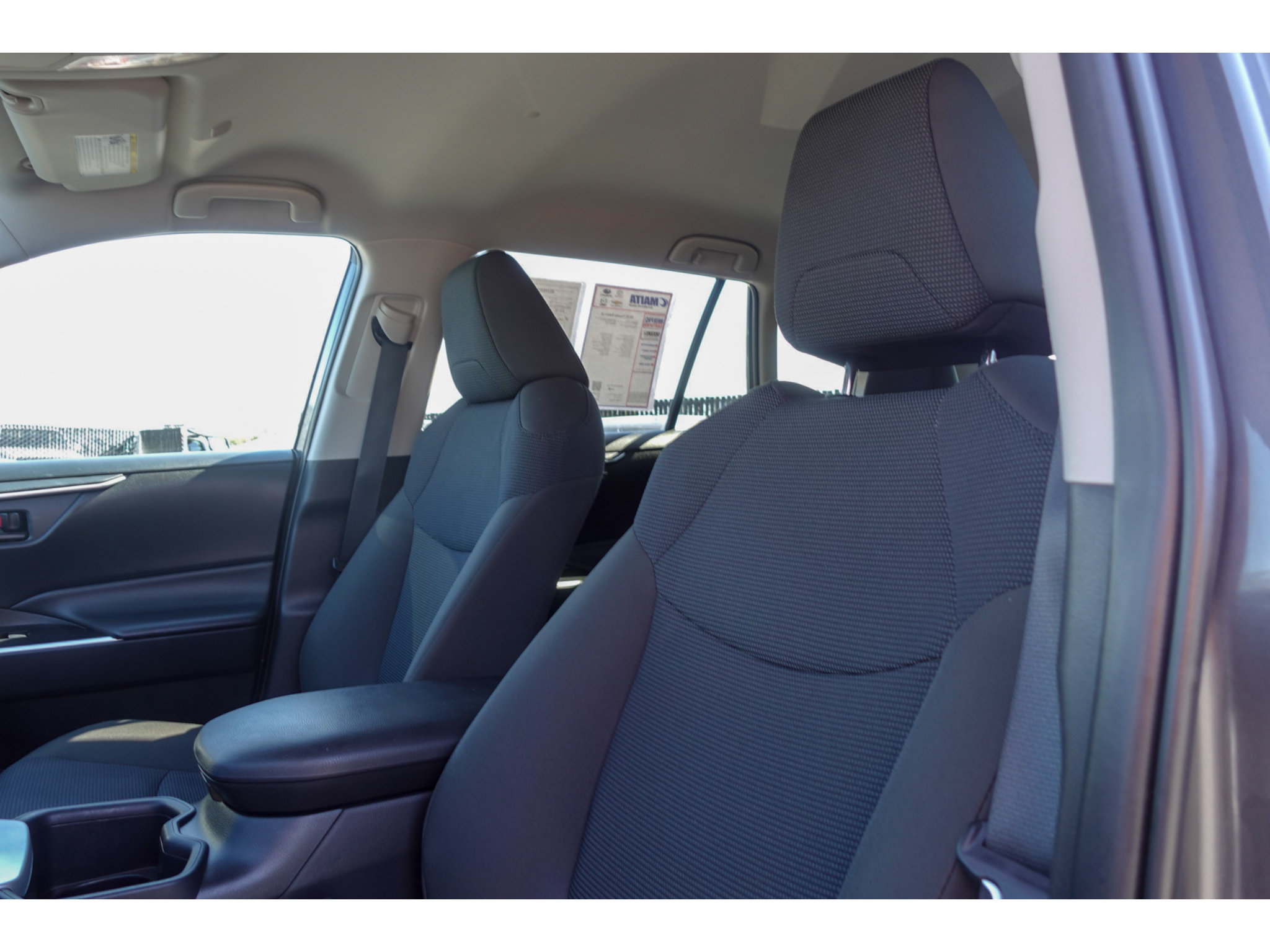 Used 2025 Toyota RAV4 LE AWD/4WD image 10