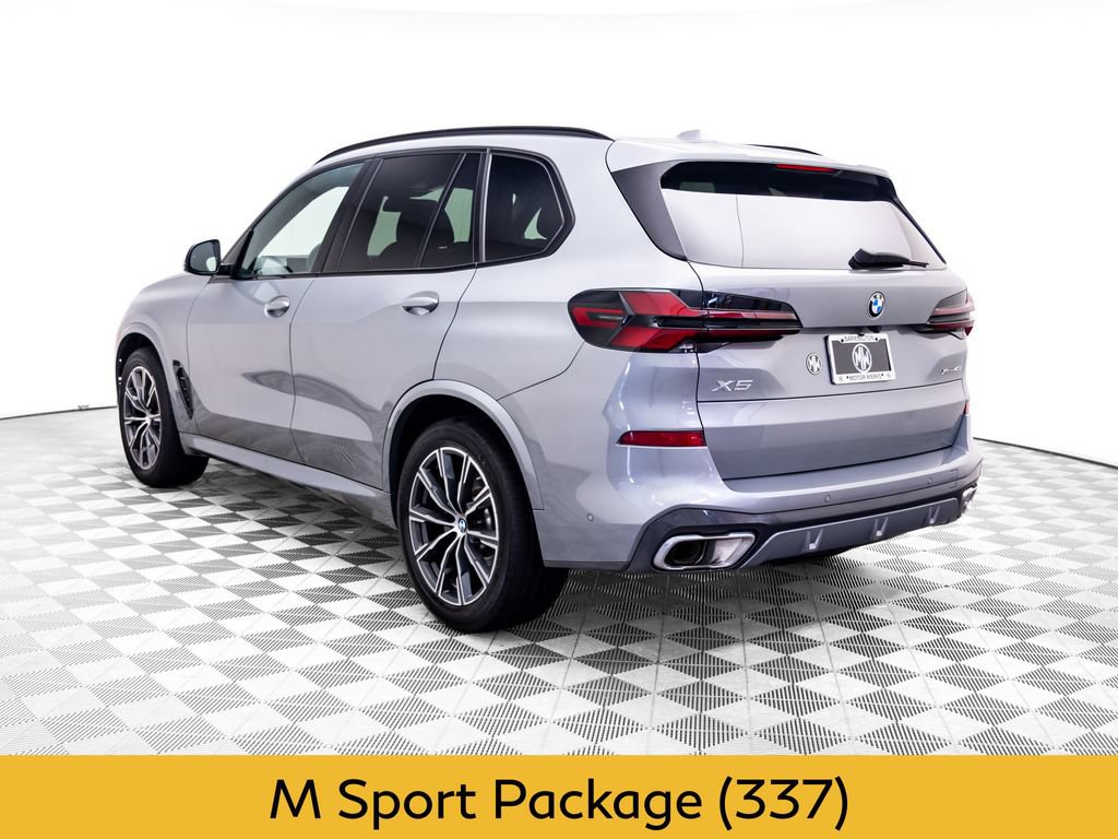 Used 2024 BMW X5 xDrive40i w/ M Sport Package AWD/4WD image 3