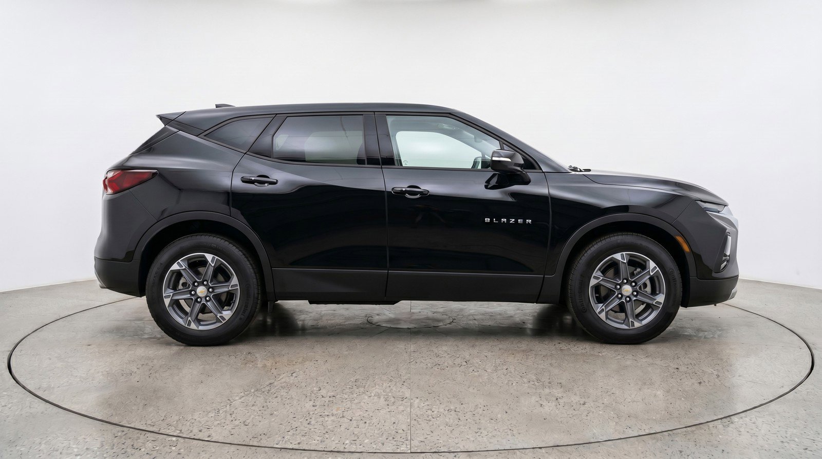 Used 2025 Chevrolet Blazer LT FWD image 11