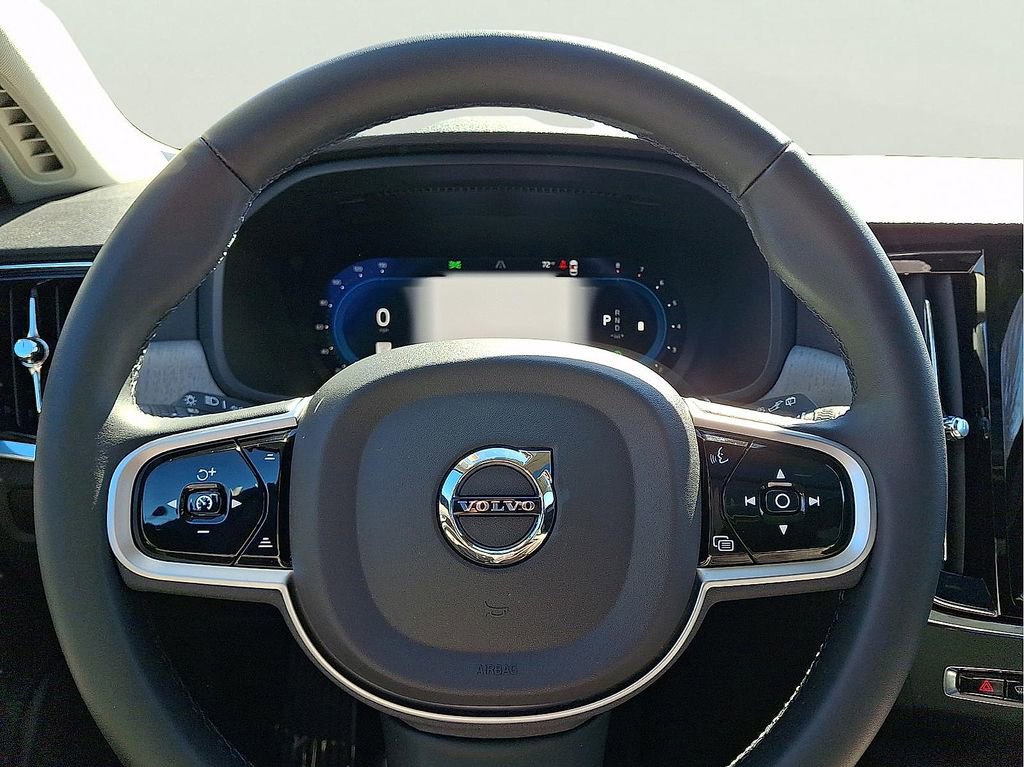 Used 2025 Volvo V90 B6 Cross Country Plus w/ Protection Package Premier image 18