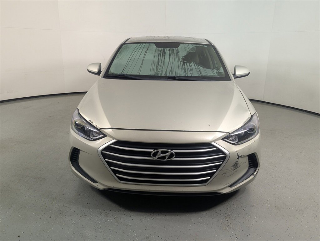 Used 2017 Hyundai Elantra SE image 2