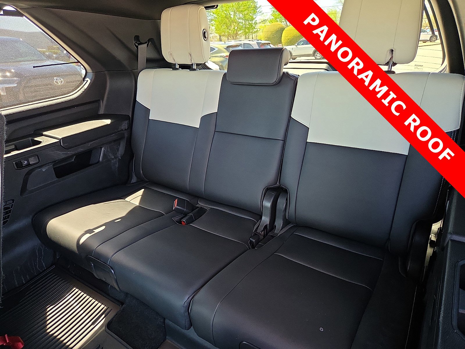 Used 2024 Toyota Sequoia Capstone AWD/4WD image 10