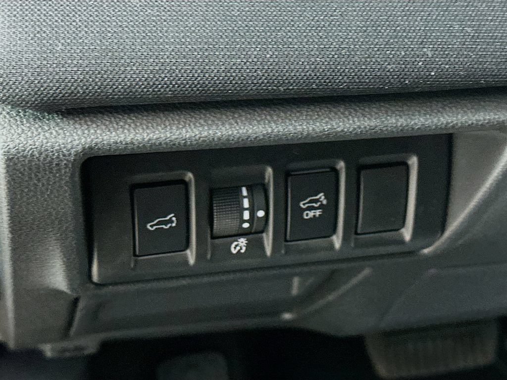 Used 2025 Subaru Outback Premium AWD/4WD image 15
