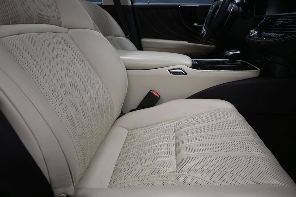 Used 2018 Lexus LS 500 w/ Interior Upgrade Package RWD image 25