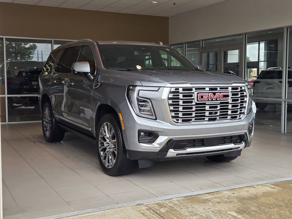 Used 2026 GMC Yukon Denali w/ Sun & Power Step Package AWD/4WD image 3