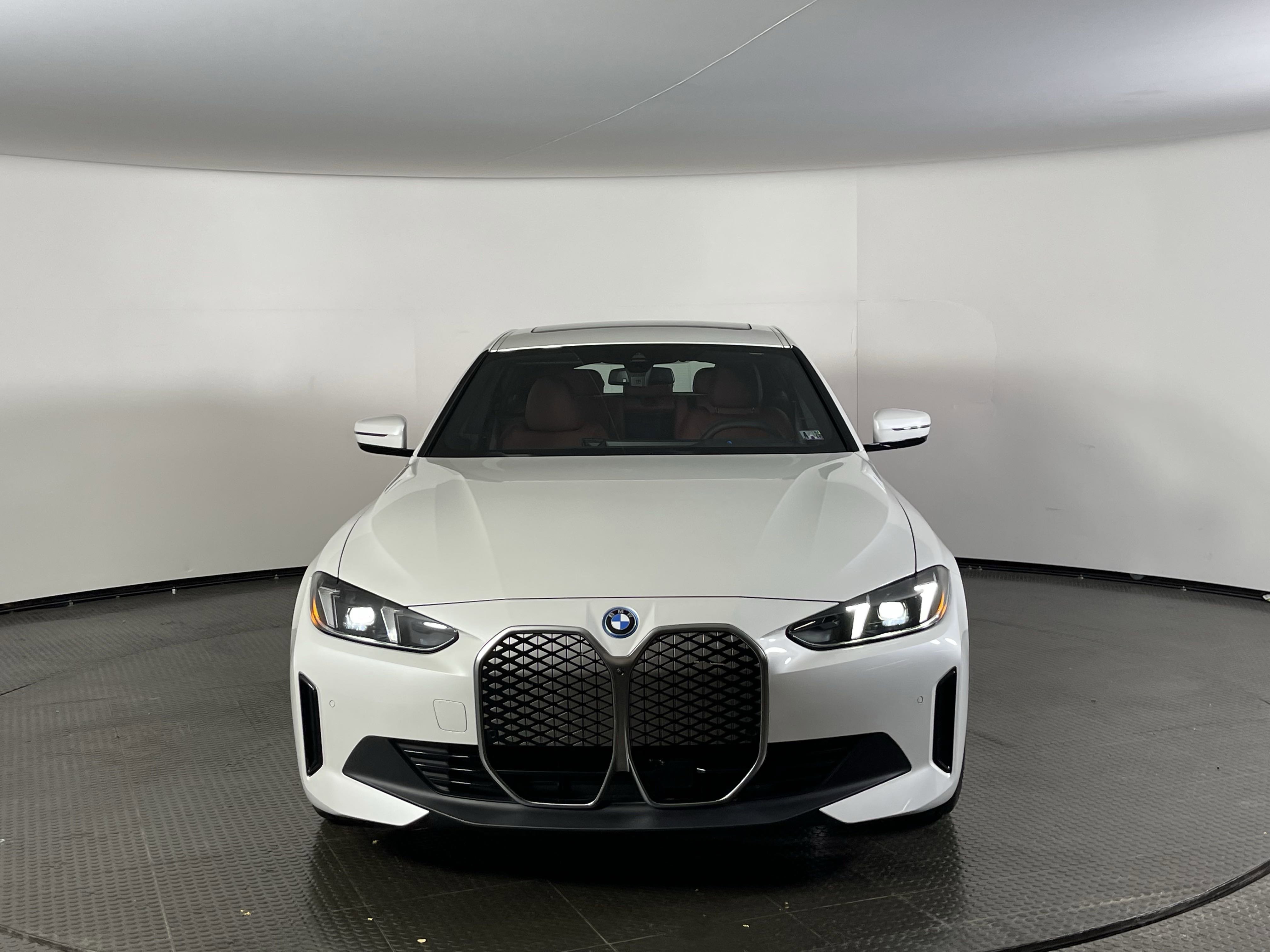 Used 2025 BMW i4 xDrive40i w/ Premium Package image 3
