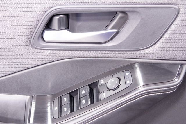 Used 2023 Nissan Rogue SV image 21