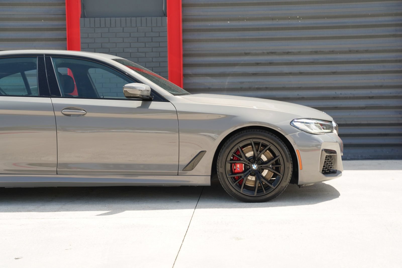 Used 2021 BMW 540i w/ M Sport Package RWD image 3