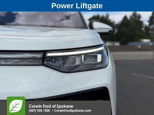 Used 2025 Volkswagen Tiguan SEL R-Line AWD/4WD image 8