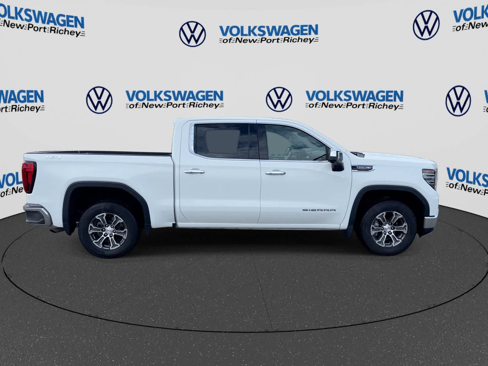 Used 2025 GMC Sierra 1500 SLT AWD/4WD image 15