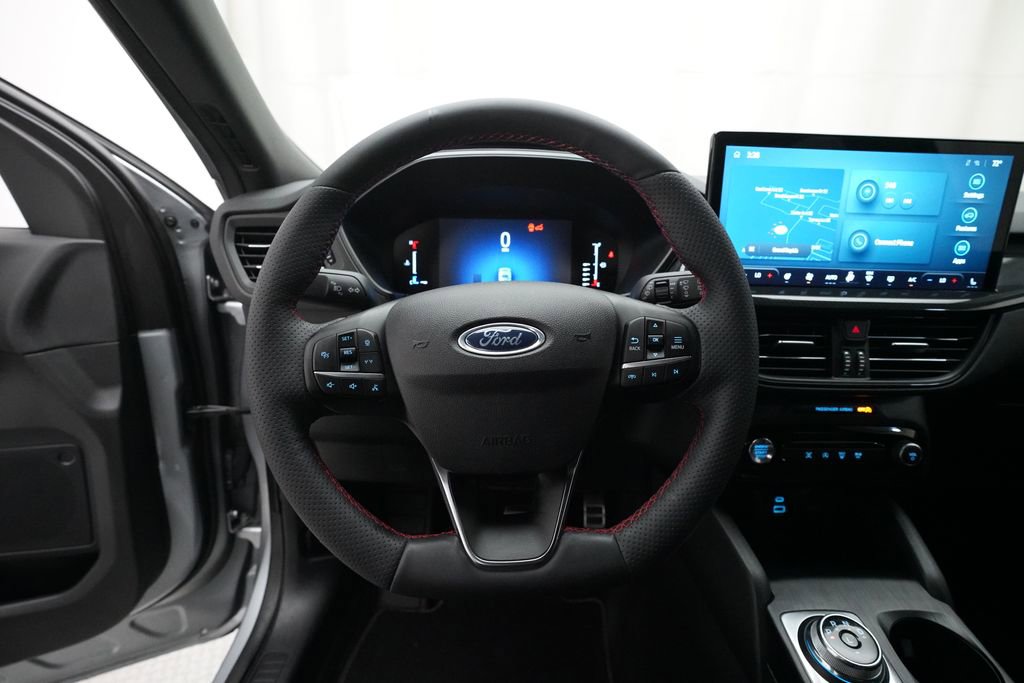 Used 2023 Ford Escape ST-Line w/ Tech Pack #1 AWD/4WD image 4